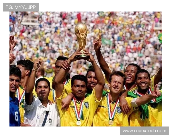 八强足球明星的辉煌历程与传奇时刻揭秘